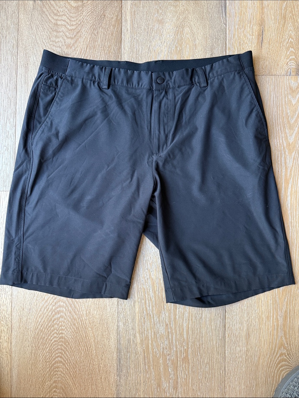 Greg Norman Men's Black Performance Golf Shorts size 36.